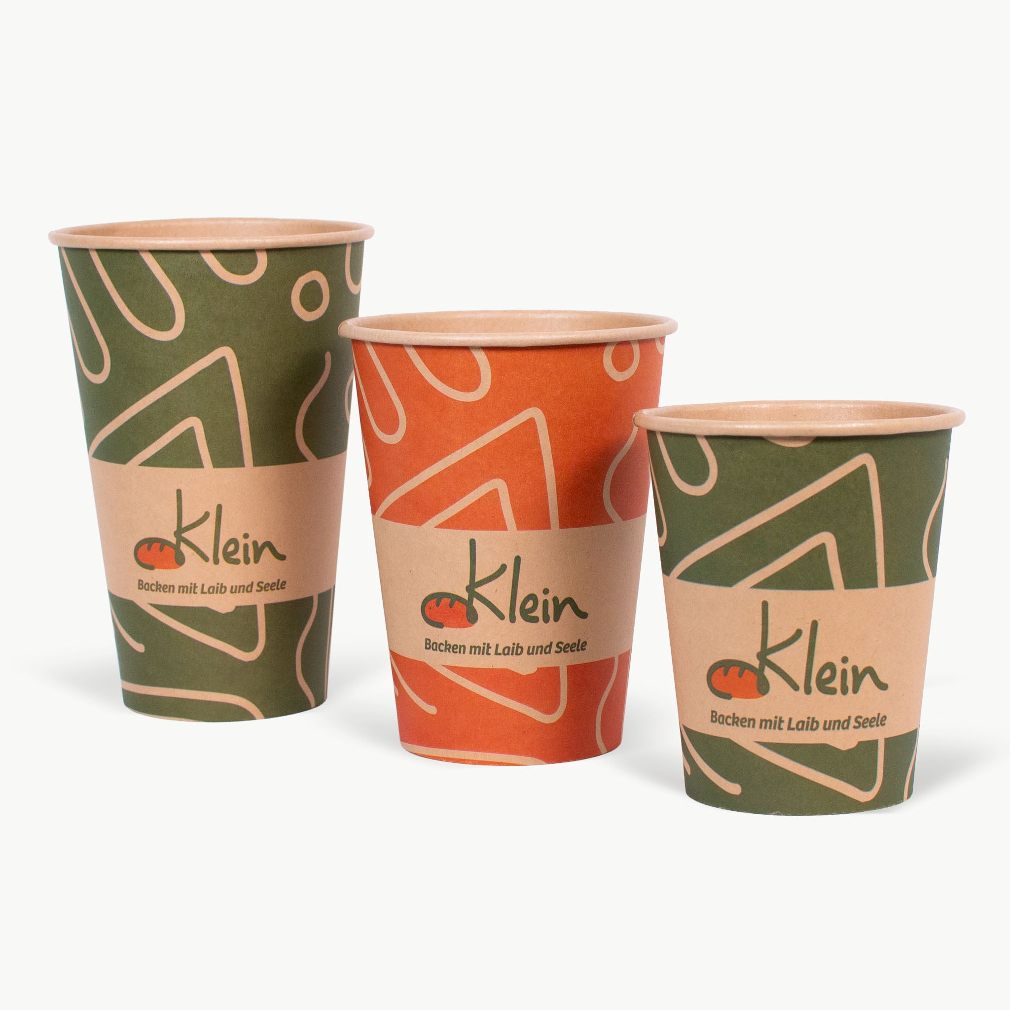 Stabiler brauner Pappbecher in verschiedenen Größen