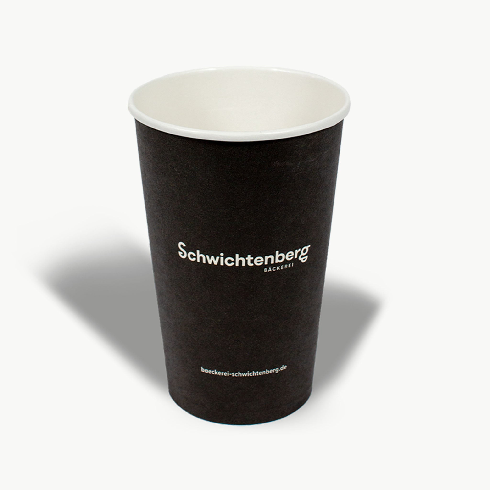 Schwarze Trinkbecher bedrucken mit eigenem Logo