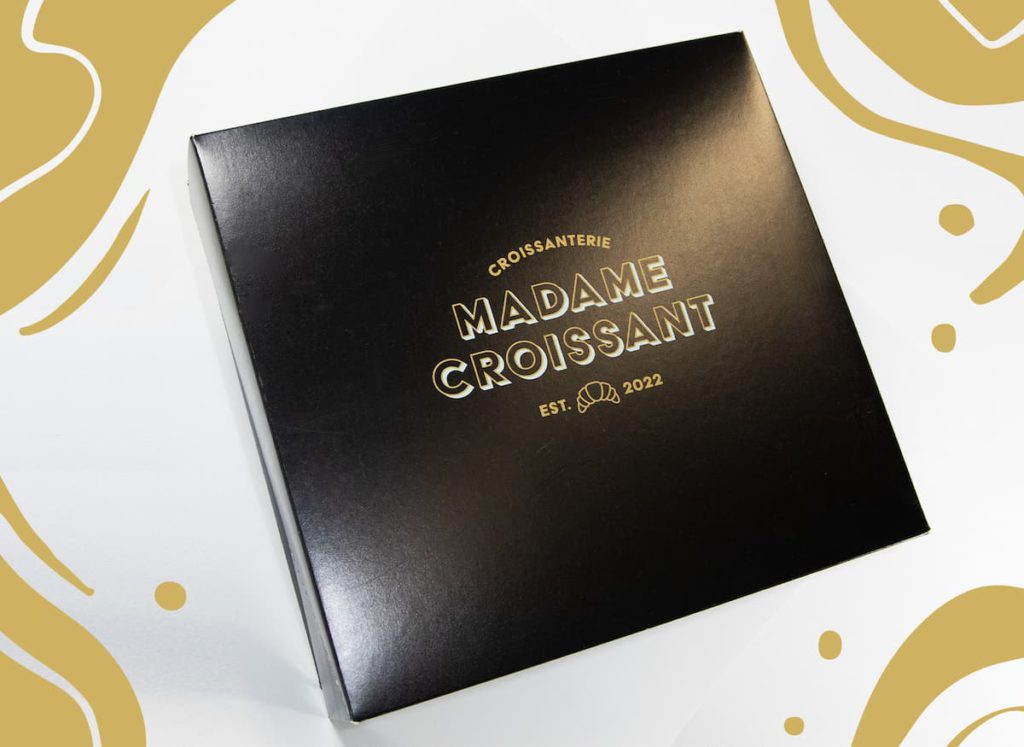 Edel designte und individuell bedruckte Croissantbox/ Donutbox von deinetuete.de im Auftrag unseres Kunden Madame Croissant